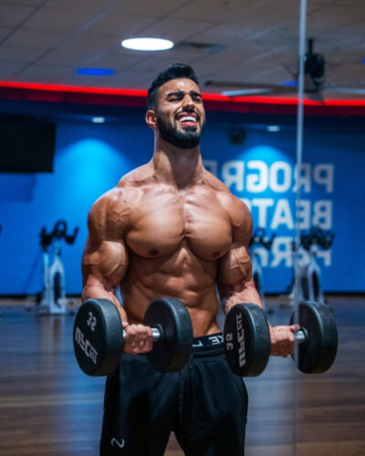 Ripped Hulk Pumping Weights